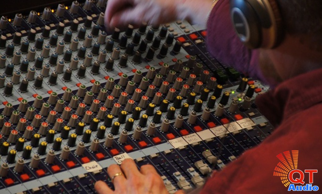 Mixer (bàn trộn) có tác dụng gì trong hệ thống âm thanh